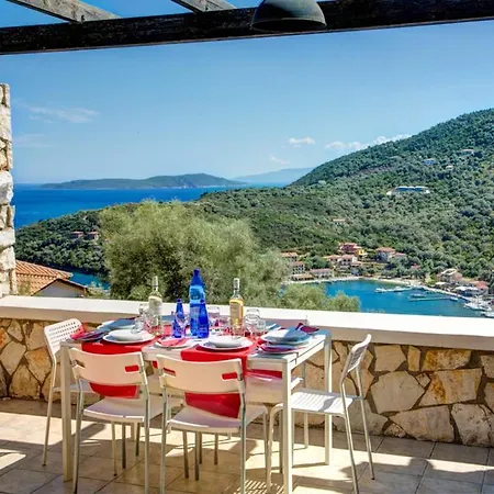 Villa Sleeps 6 Pool