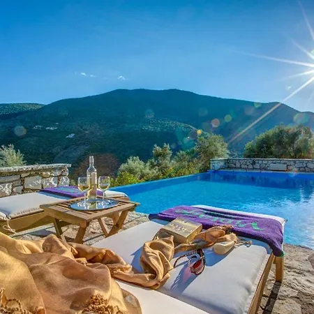 Sleeps 6 Pool Villa Sivota (Lefkada)
